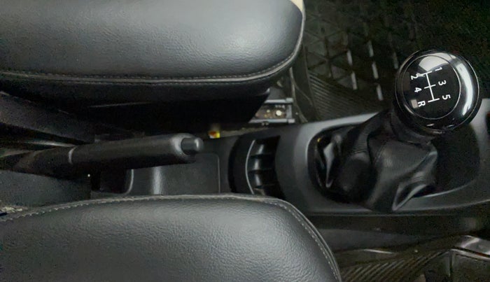 2016 Maruti Wagon R 1.0 LXI CNG, CNG, Manual, 60,307 km, Gear Lever