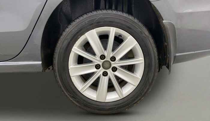 2015 Volkswagen Vento HIGHLINE 1.6 MPI, Petrol, Manual, 56,240 km, Left Rear Wheel