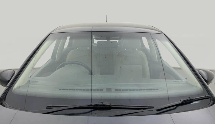 2015 Volkswagen Vento HIGHLINE 1.6 MPI, Petrol, Manual, 56,240 km, Front Windshield