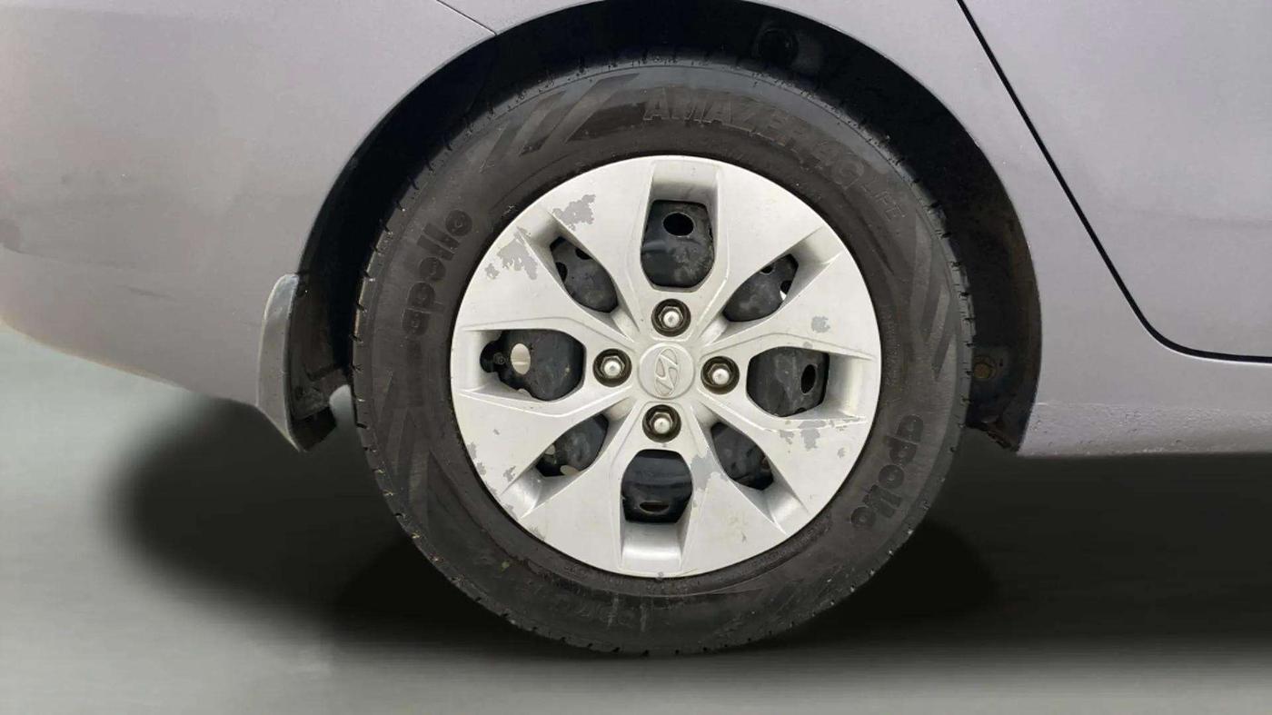 2019 Hyundai Xcent S 1.2, CNG, Manual, 1,20,941 km, Right Rear Wheel