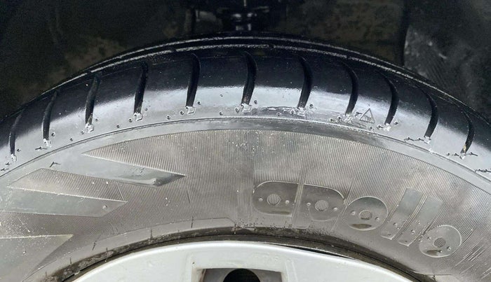 2019 Hyundai Xcent S 1.2, CNG, Manual, 1,20,941 km, Right Front Tyre Tread