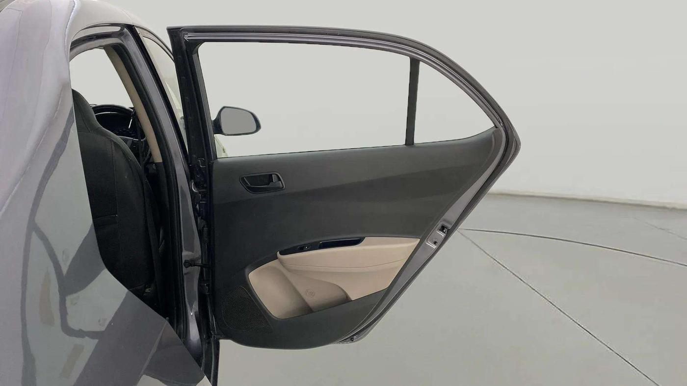 2019 Hyundai Xcent S 1.2, CNG, Manual, 1,20,941 km, RHS Rear Door