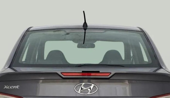 2019 Hyundai Xcent S 1.2, CNG, Manual, 1,20,941 km, Rear Windshield