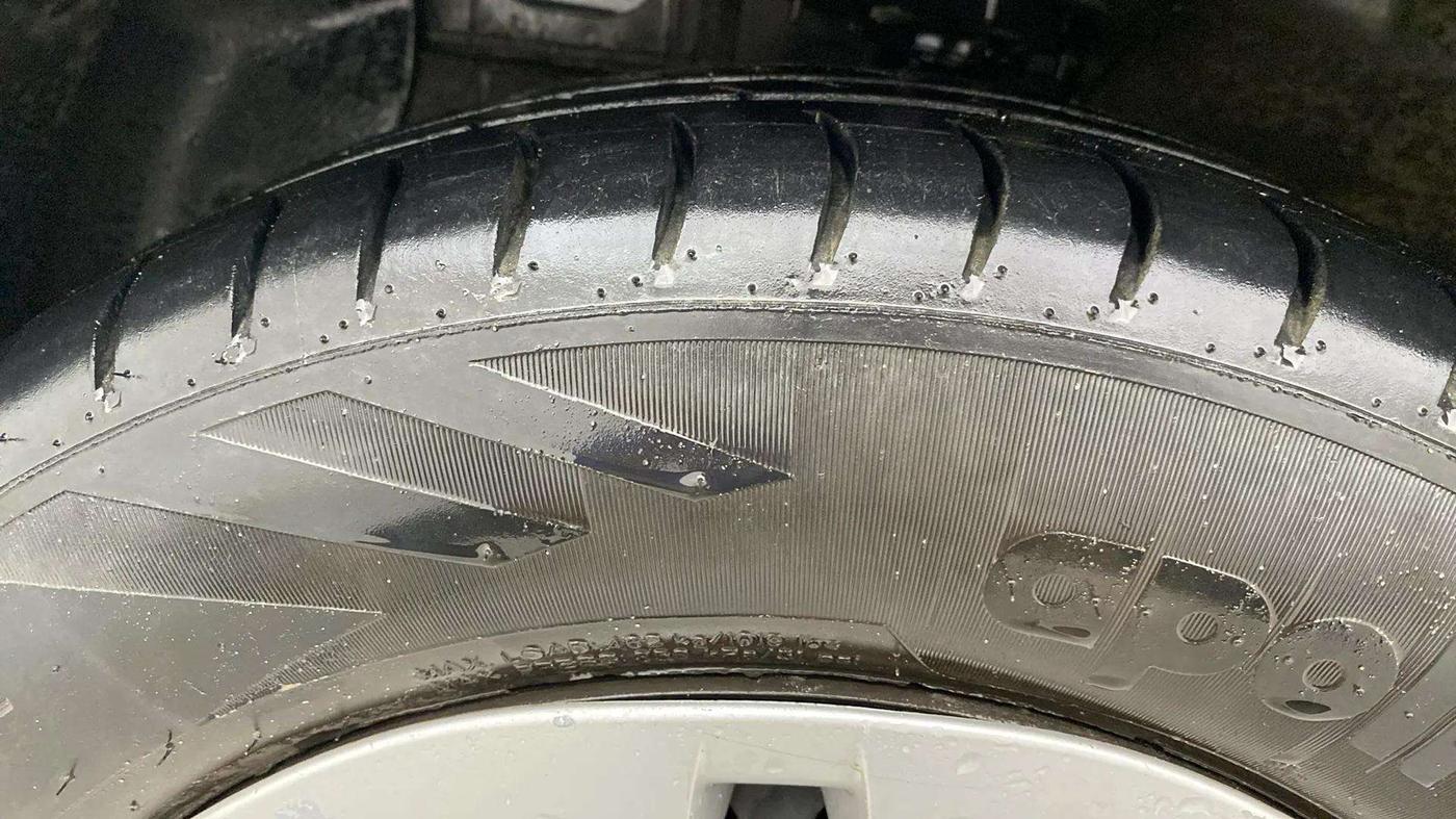 2019 Hyundai Xcent S 1.2, CNG, Manual, 1,20,941 km, Left Front Tyre Tread