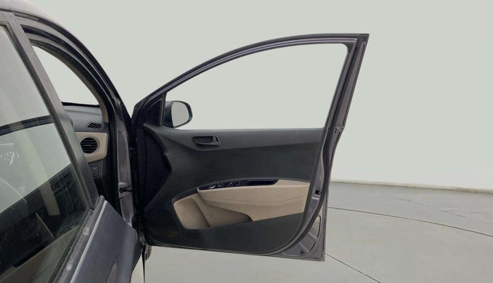 2019 Hyundai Xcent S 1.2, CNG, Manual, 1,20,941 km, RHS Front Door