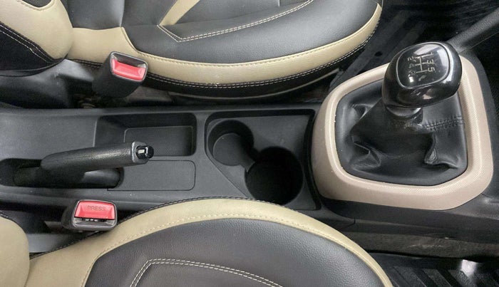 2019 Hyundai Xcent S 1.2, CNG, Manual, 1,20,941 km, Gear Lever