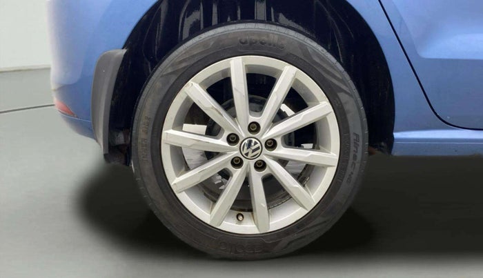2017 Volkswagen Polo HIGHLINE1.2L, Petrol, Manual, 64,943 km, Right Rear Wheel