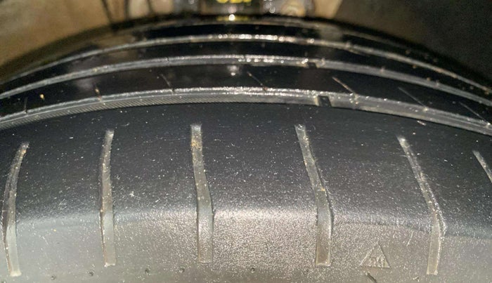 2017 Volkswagen Polo HIGHLINE1.2L, Petrol, Manual, 64,943 km, Right Front Tyre Tread