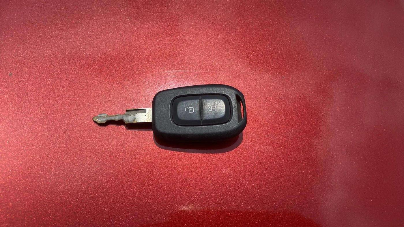 2022 Renault Kwid RXT 1.0 AMT, Petrol, Automatic, 18,128 km, Key Close Up