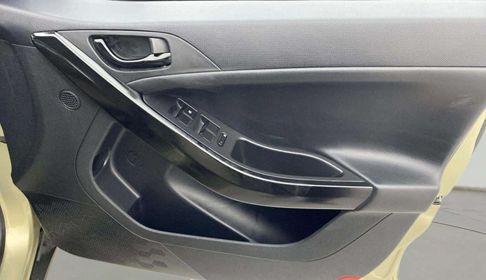2022 Tata NEXON XZ PLUS PETROL KAZIRANGA, Petrol, Manual, 28,504 km, Driver Side Door Panels Control