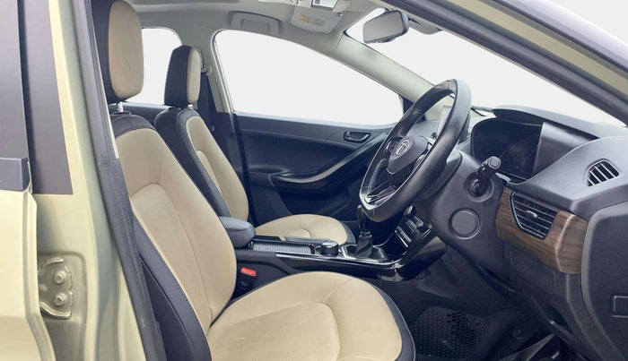 2022 Tata NEXON XZ PLUS PETROL KAZIRANGA, Petrol, Manual, 28,504 km, Right Side Front Door Cabin