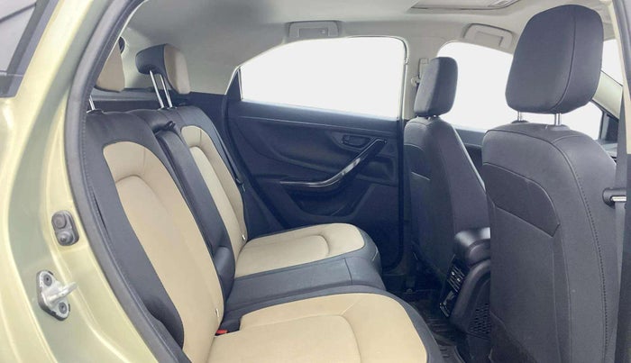 2022 Tata NEXON XZ PLUS PETROL KAZIRANGA, Petrol, Manual, 28,504 km, Right Side Rear Door Cabin