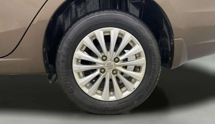 2019 Maruti Ciaz DELTA 1.5 SHVS MT PETROL, Petrol, Manual, 24,650 km, Left Rear Wheel