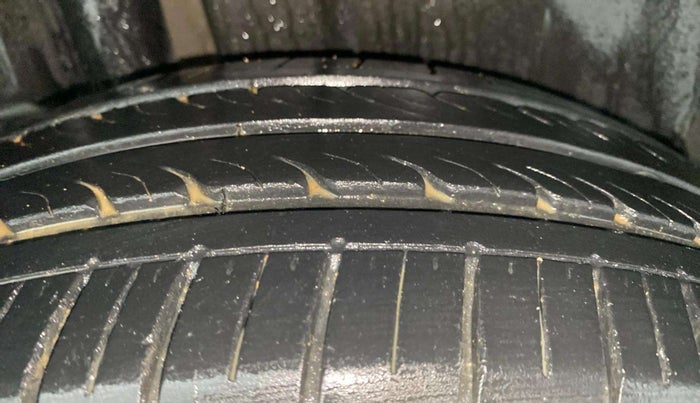 2019 Maruti Ciaz DELTA 1.5 SHVS MT PETROL, Petrol, Manual, 24,650 km, Left Rear Tyre Tread