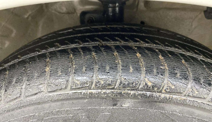 2017 Maruti Celerio VXI AMT, Petrol, Automatic, 35,465 km, Right Front Tyre Tread