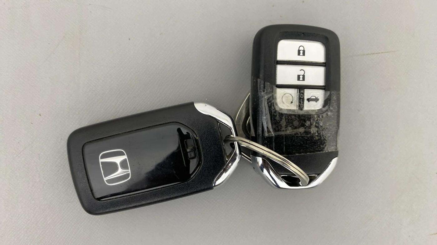 2022 Honda City 1.5L I-VTEC V CVT 5TH GEN, Petrol, Automatic, 16,073 km, Key Close Up