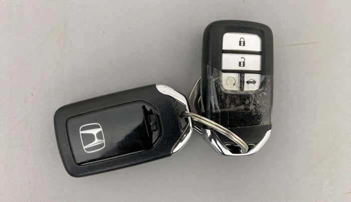 2022 Honda City 1.5L I-VTEC V CVT 5TH GEN, Petrol, Automatic, 16,073 km, Key Close Up