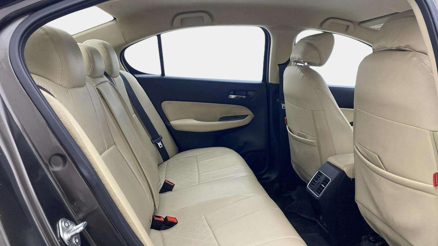 2022 Honda City 1.5L I-VTEC V CVT 5TH GEN, Petrol, Automatic, 16,073 km, Right Side Rear Door Cabin