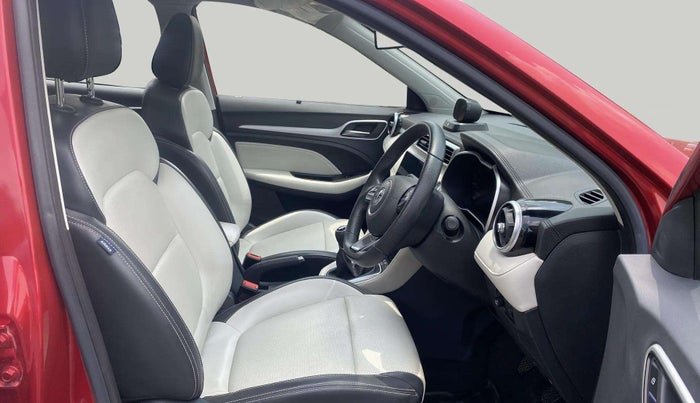 2022 MG ASTOR SHARP 1.5 MT, Petrol, Manual, 11,707 km, Right Side Front Door Cabin