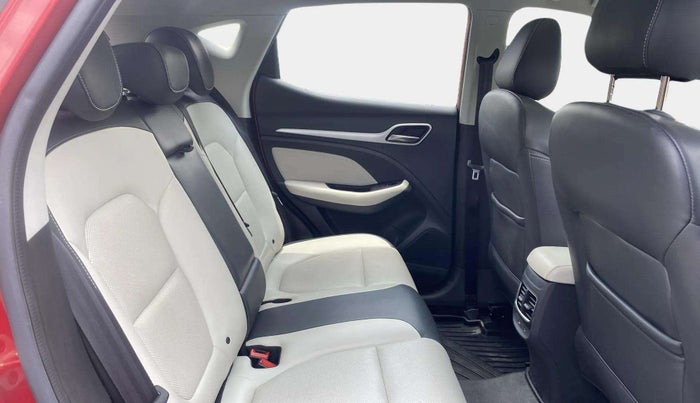 2022 MG ASTOR SHARP 1.5 MT, Petrol, Manual, 11,707 km, Right Side Rear Door Cabin