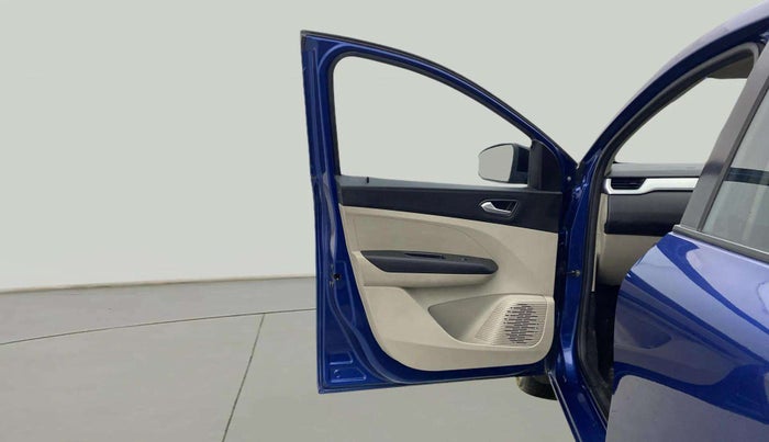 2022 Renault TRIBER RXZ AMT, Petrol, Automatic, 53,001 km, LHS Front Door