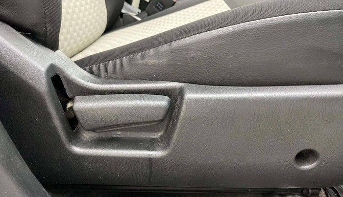 2021 Maruti Alto LXI, Petrol, Manual, 73,903 km, Driver Side Adjustment Panel
