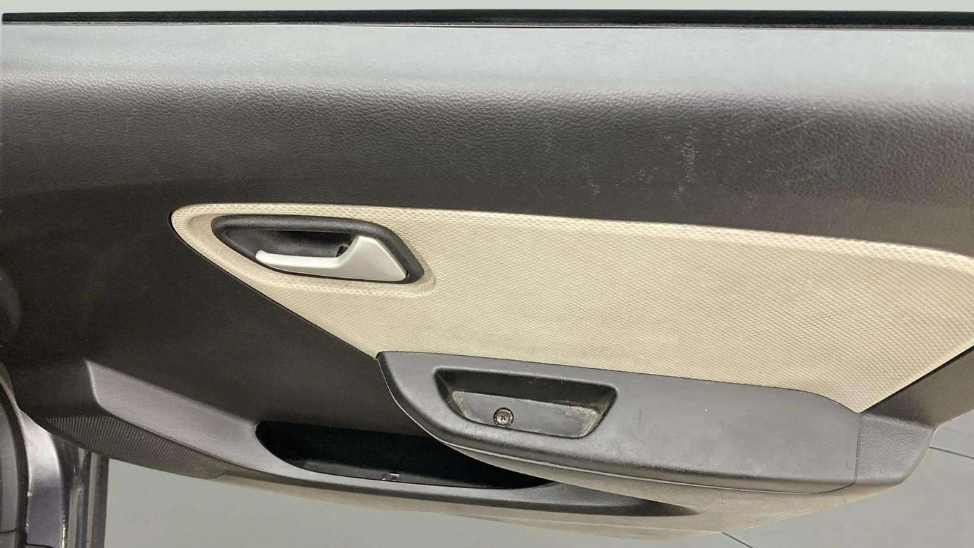 2021 Maruti Alto LXI, Petrol, Manual, 73,903 km, Driver Side Door Panels Control