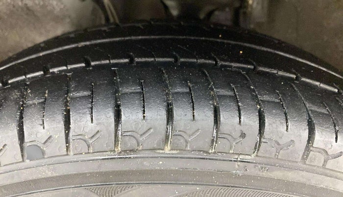2021 Maruti Alto LXI, Petrol, Manual, 73,903 km, Left Front Tyre Tread