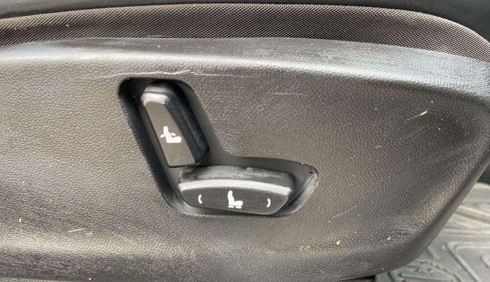 2021 MG HECTOR SHARP 1.5 DCT PETROL, Petrol, Automatic, 36,363 km, Driver Side Adjustment Panel