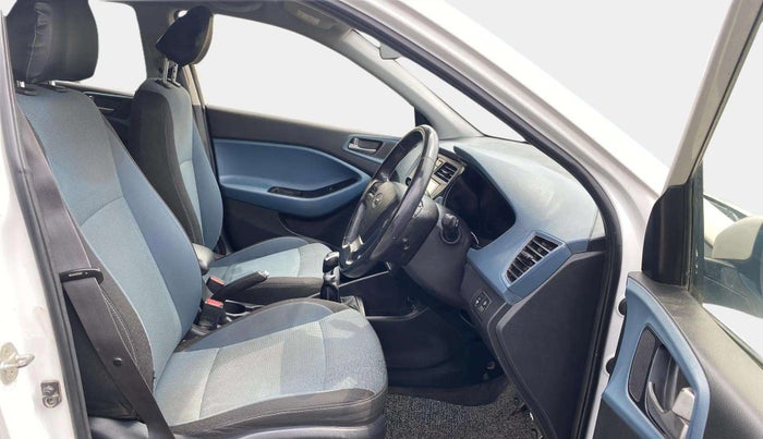 2017 Hyundai i20 Active 1.2 SX, Petrol, Manual, 1,06,044 km, Right Side Front Door Cabin
