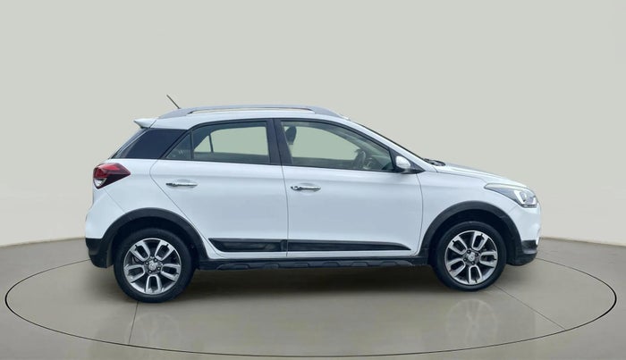 2017 Hyundai i20 Active 1.2 SX, Petrol, Manual, 1,06,044 km, Right Side View