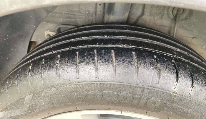 2017 Hyundai i20 Active 1.2 SX, Petrol, Manual, 1,06,044 km, Right Rear Tyre Tread