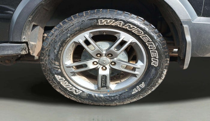 2023 Mahindra Thar LX HARD TOP 4WD MT, Diesel, Manual, 31,665 km, Left Rear Wheel