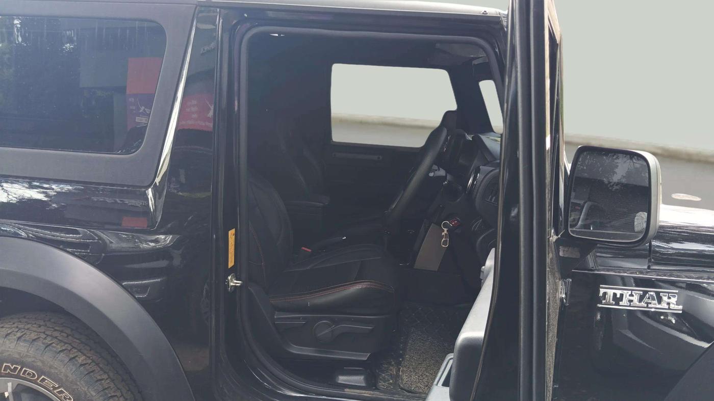 2023 Mahindra Thar LX HARD TOP 4WD MT, Diesel, Manual, 31,665 km, Right Side Front Door Cabin