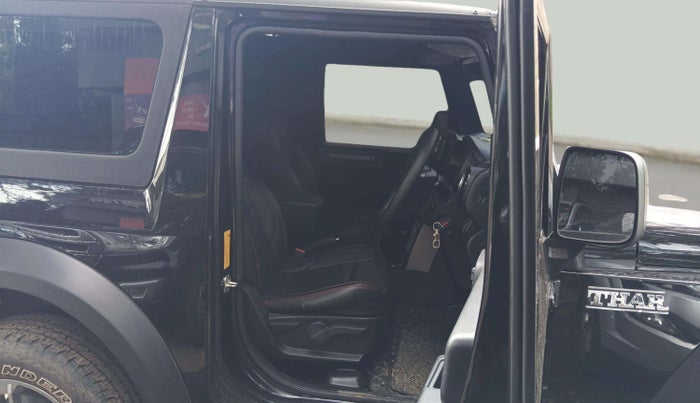 2023 Mahindra Thar LX HARD TOP 4WD MT, Diesel, Manual, 31,665 km, Right Side Front Door Cabin