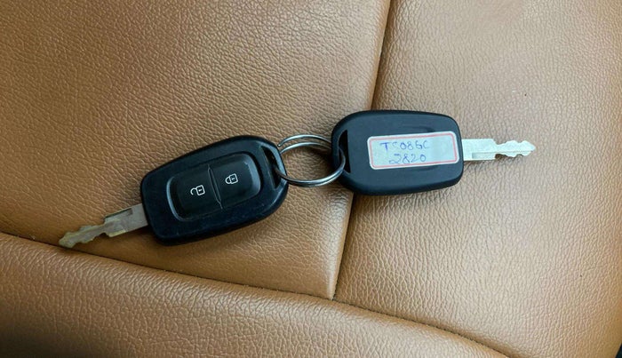 2018 Renault Kwid CLIMBER 1.0, Petrol, Manual, 18,079 km, Key Close Up