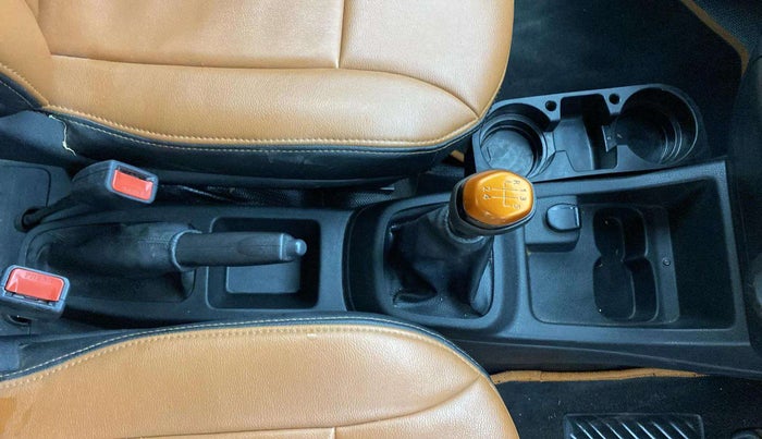 2018 Renault Kwid CLIMBER 1.0, Petrol, Manual, 18,079 km, Gear Lever