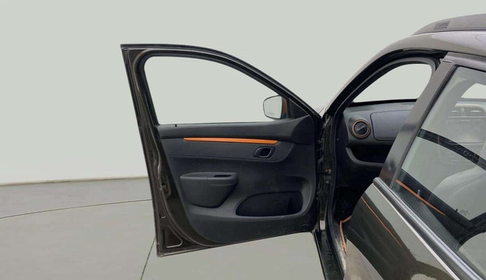 2018 Renault Kwid CLIMBER 1.0, Petrol, Manual, 18,079 km, LHS Front Door