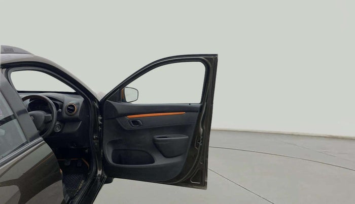 2018 Renault Kwid CLIMBER 1.0, Petrol, Manual, 18,079 km, RHS Front Door