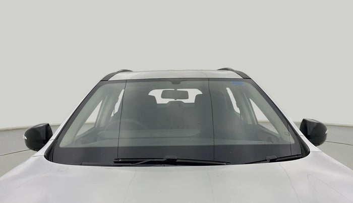 2022 Mahindra XUV700 MX P MT 5 STR, Petrol, Manual, 10,908 km, Front Windshield