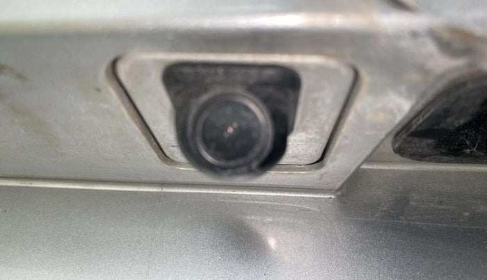 2022 Mahindra XUV700 MX P MT 5 STR, Petrol, Manual, 10,908 km, Parking Camera