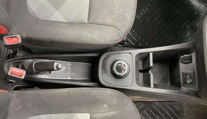 2021 Renault Kwid RXT 1.0 AMT, Petrol, Automatic, 34,825 km, Gear Lever