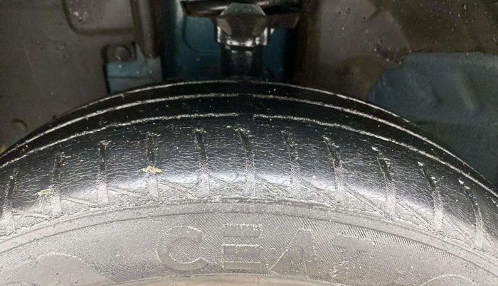 2021 Renault Kwid RXT 1.0 AMT, Petrol, Automatic, 34,825 km, Left Front Tyre Tread