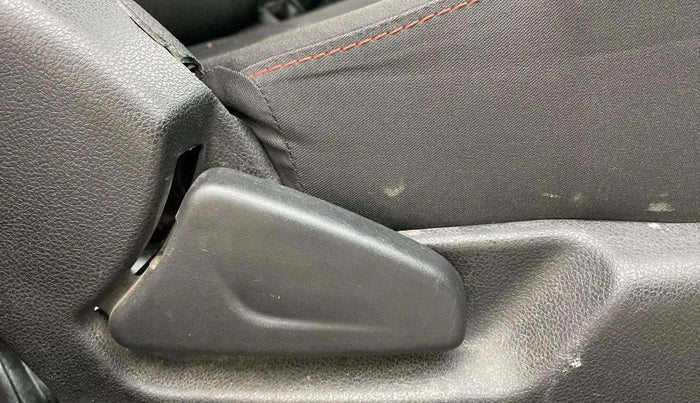 2021 Renault Kwid RXT 1.0 AMT, Petrol, Automatic, 34,825 km, Driver Side Adjustment Panel