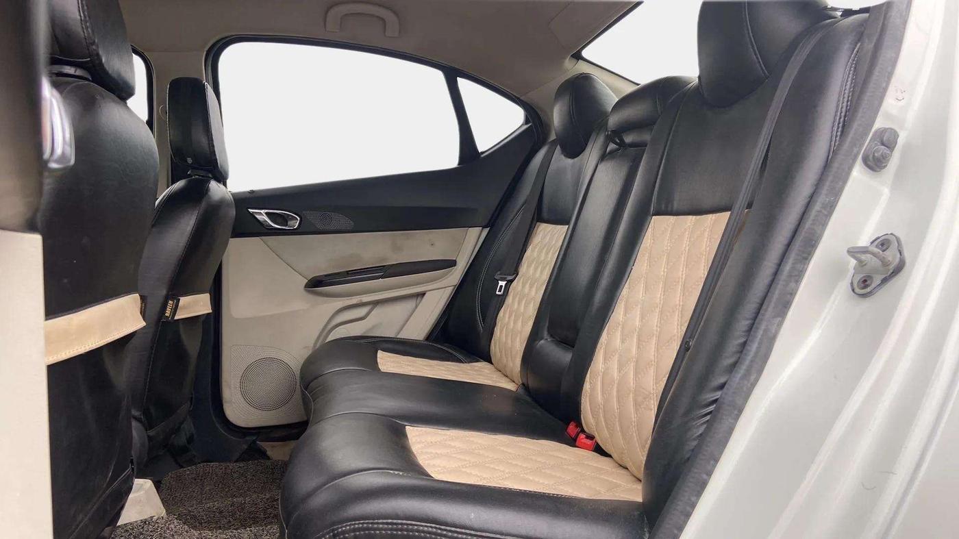2022 Tata TIGOR XZ PLUS PETROL, Petrol, Manual, 66,238 km, Right Side Rear Door Cabin