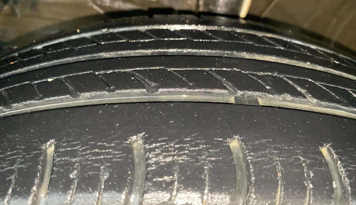 2019 Maruti Baleno DELTA PETROL 1.2, Petrol, Manual, 96,129 km, Left Front Tyre Tread
