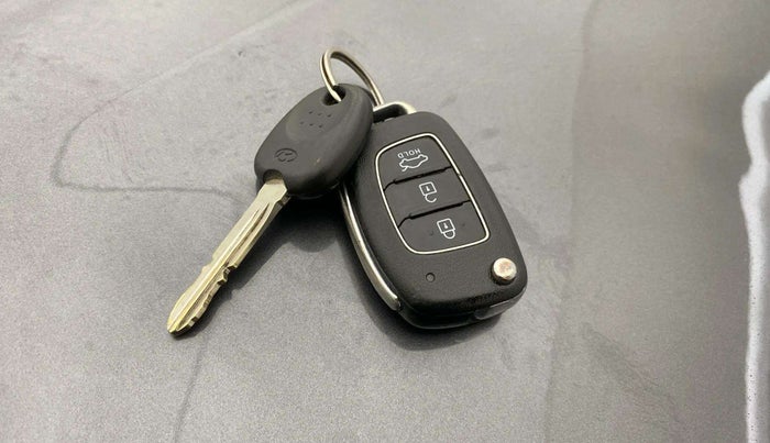 2020 Hyundai GRAND I10 NIOS SPORTZ AMT 1.2 KAPPA VTVT, Petrol, Automatic, 62,502 km, Key Close Up