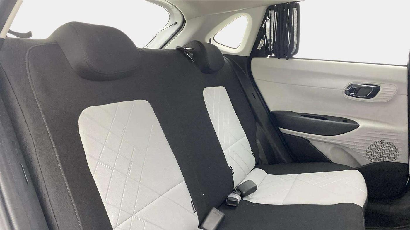 2024 Hyundai NEW I20 SPORTZ 1.2 IVT, Petrol, Automatic, 7,081 km, Right Side Rear Door Cabin