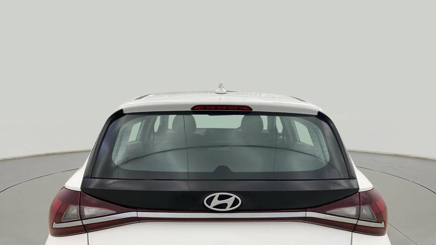 2024 Hyundai NEW I20 SPORTZ 1.2 IVT, Petrol, Automatic, 7,081 km, Rear Windshield