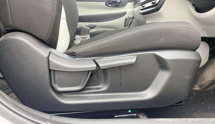 2024 Hyundai NEW I20 SPORTZ 1.2 IVT, Petrol, Automatic, 7,081 km, Driver Side Adjustment Panel
